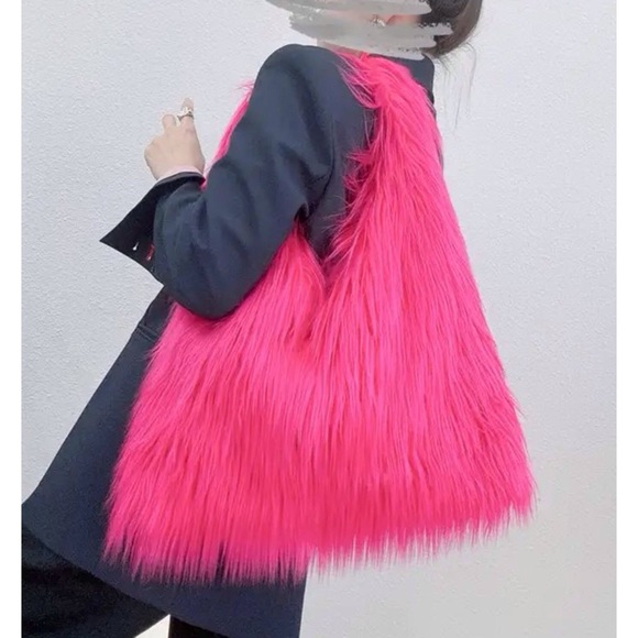 Fluffy faux Mongolian Fur Hippie Hobo 60s Mod Bag - Picture 3 of 4